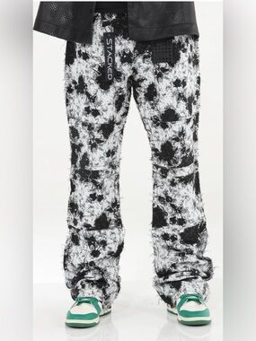 Stylo Los Angeles Floral Tapestry Stacked Flare Black/White Size 32 NWT